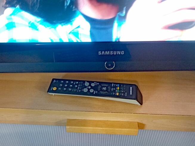 Telewizor LCD SAMSUNG 32 cale, sprzedam.