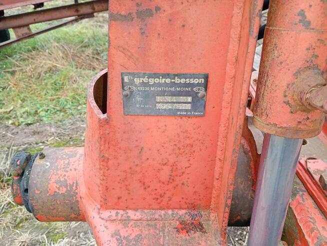 Pług Gregoire Besson 3 obrotowy