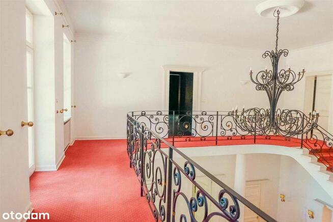 Konstancin- willa z basenem, ogrodem w strefie A