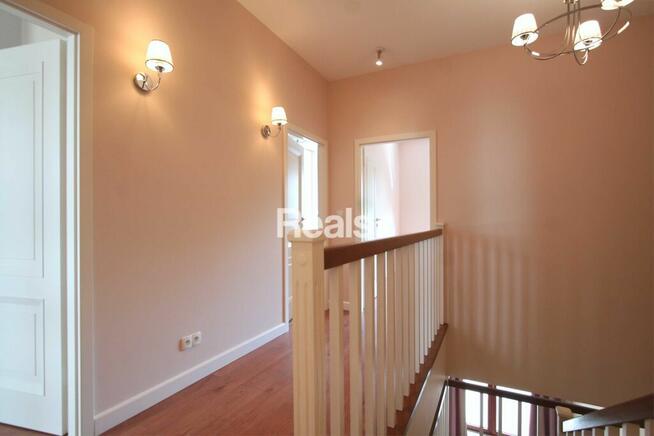 Z ogródkiem, dwupoziomowe