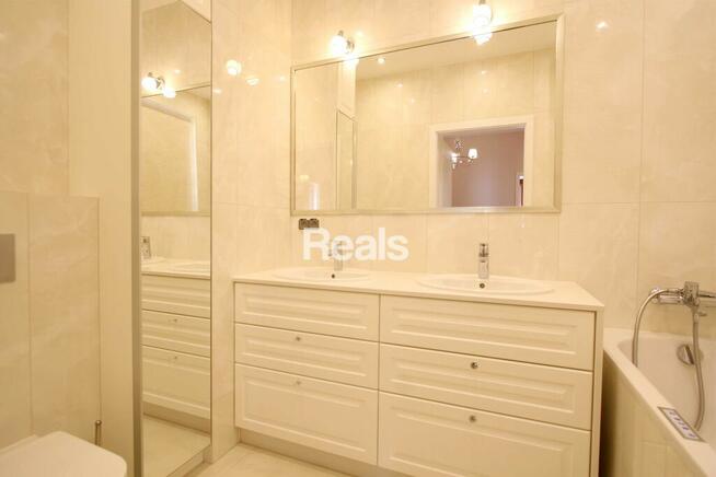 Z ogródkiem, dwupoziomowe