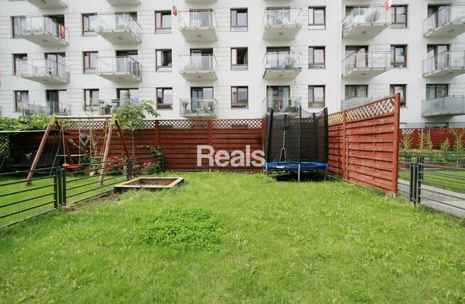 Z ogródkiem, dwupoziomowe