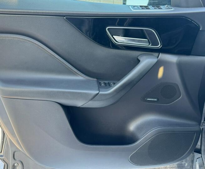 Jaguar F-PACE Bezwypadkowy / Drugi Właściciel / Tempomat / Panorama / LED / FV Marża