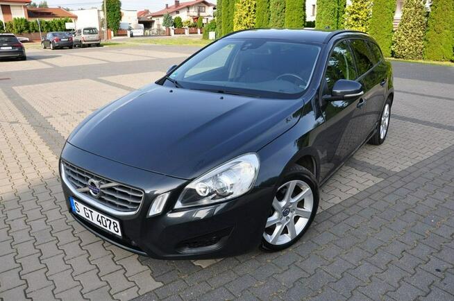 Volvo V60 2,0D 136KM Xenon Led Navi PDC Alufelgi 1Wł. Super Stan z DE !!