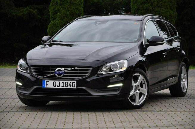 Volvo V60 2,0 D 136KM Lift Led Navi PDC Alufelgi komputer Serwis z DE !!