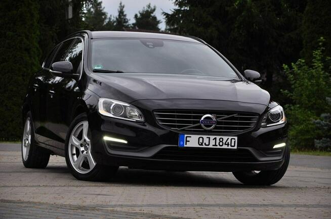Volvo V60 2,0 D 136KM Lift Led Navi PDC Alufelgi komputer Serwis z DE !!