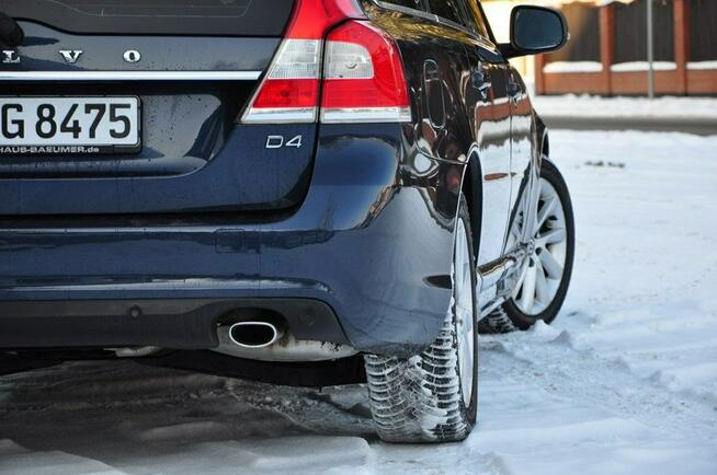 Volvo V70 2,0D 181KM Xenon Navi Skóry El.Klapa Alufelgi El.Fotele Serwis z DE !!