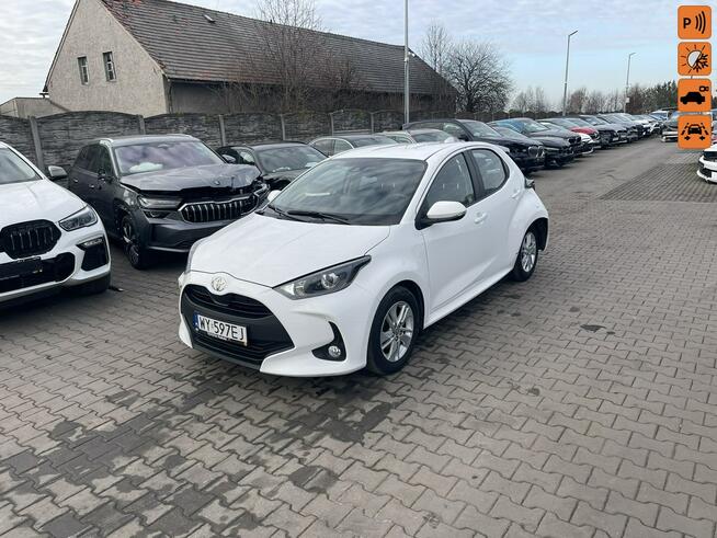 Toyota Yaris Klimatyzacja Kamera cofania Aktywny tempomat