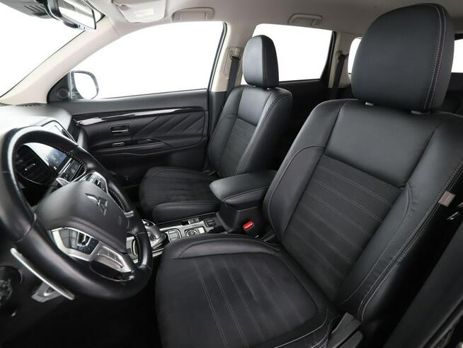 Mitsubishi Outlander FV23% 4x4 PHEV full LED skóra/alcantara klima auto grzane fotele i kie