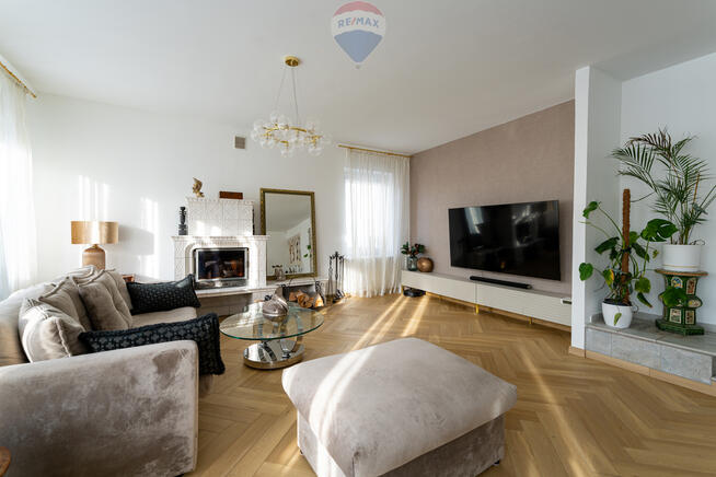 DWA DOMY Z WIELKIM POTENCJAŁEM W UROKLIWYM OTWOCKU