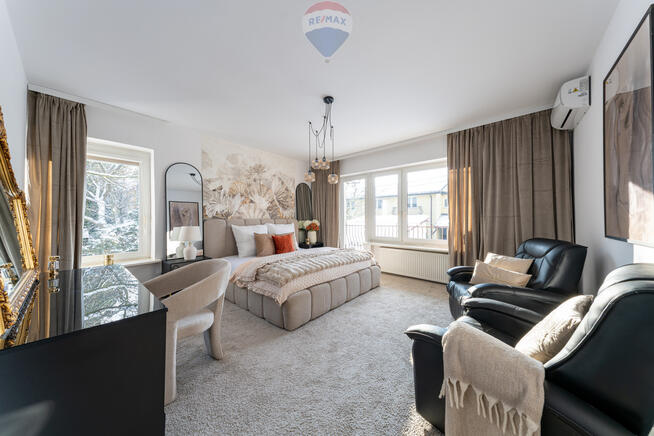 DWA DOMY Z WIELKIM POTENCJAŁEM W UROKLIWYM OTWOCKU