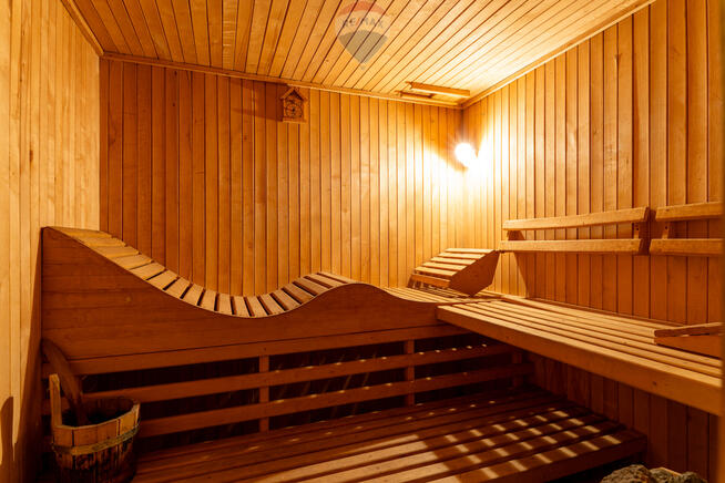 DWA DOMY Z WIELKIM POTENCJAŁEM W UROKLIWYM OTWOCKU