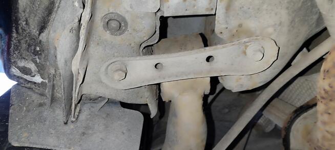 Toyota Yaris 1.3 benzyna**czujniki parkowania**hak**