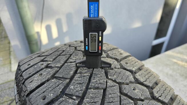 VOLVO XC 90 XC60 KOŁA ZIMOWE 235/65/17 Bieżnik 7.05mm