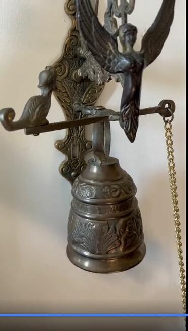 Piękny stary unikalny mosiężny dzwon ze Szwecji