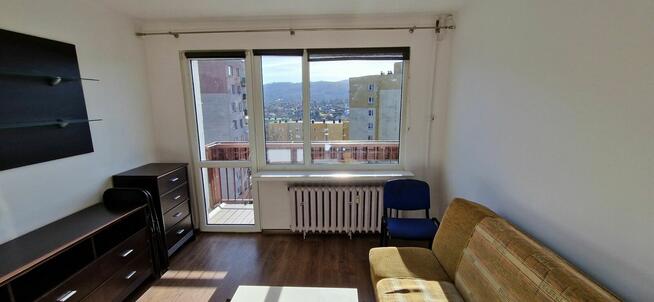 Do wynajęcia duża, przestronna kawalerka z balkonem 33,5 m