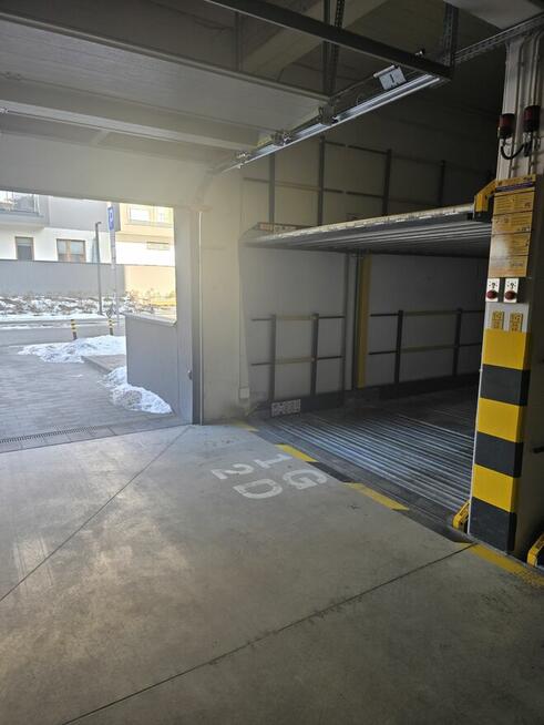 Sprzedam miejsce postojowe na platformie