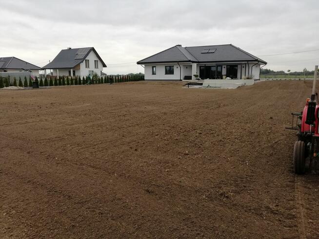 Usługi mini traktorkiem z glebogryzarka, Zakładanie ogrodów