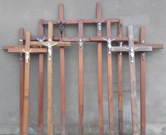 Krzyż drewniany nagrobny na cmentarz pomnik