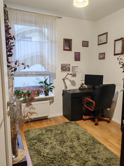 Bezczynszowy segment z ogródkiem obok lasu