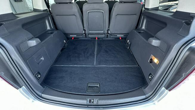 Volkswagen Touran Benzyna 7 Miejsc Zarejestrowany Ubezpieczony