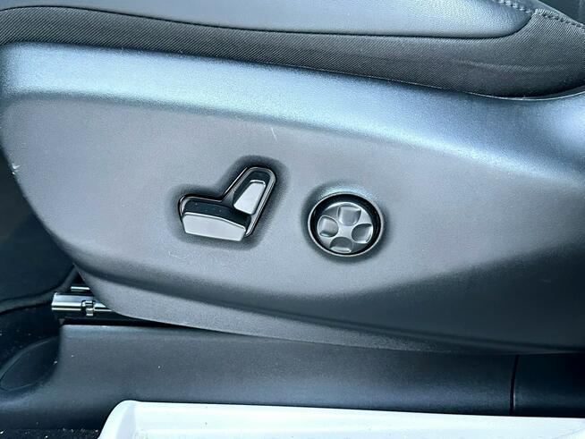 Chrysler Pacifica 3.6 V6 298 KM / HYBRYDA PLUG-IN / Przebieg 900 KM!