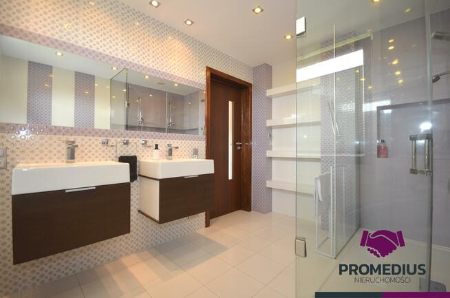 Dom Koszalin, Promowa