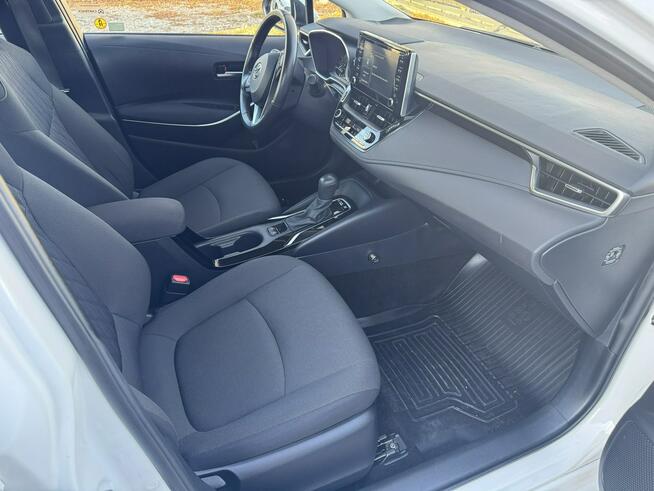 Toyota Corolla 1.8 HSD F-Vat 23% Ast. Parkowani Distronic Kamera Bezwypadkowy