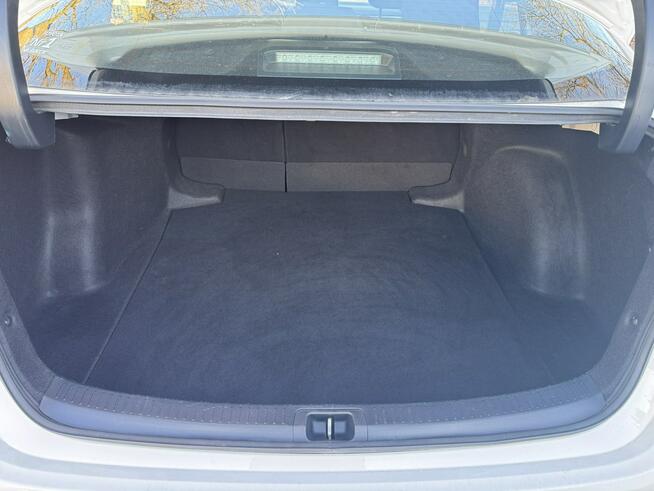 Toyota Corolla 1.8 HSD F-Vat 23% Ast. Parkowani Distronic Kamera Bezwypadkowy