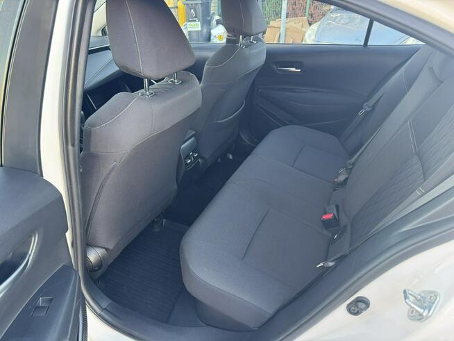 Toyota Corolla 1.8 HSD F-Vat 23% Ast. Parkowani Distronic Kamera Bezwypadkowy