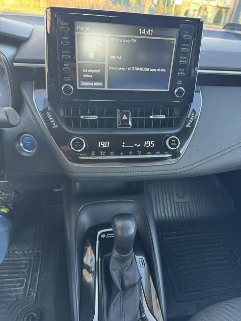 Toyota Corolla 1.8 HSD F-Vat 23% Ast. Parkowani Distronic Kamera Bezwypadkowy