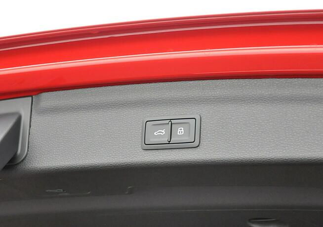 Audi Q3 40TDI Quattro Sline Panorama MatrixLed TempomatACC Virtual Hak Webasto