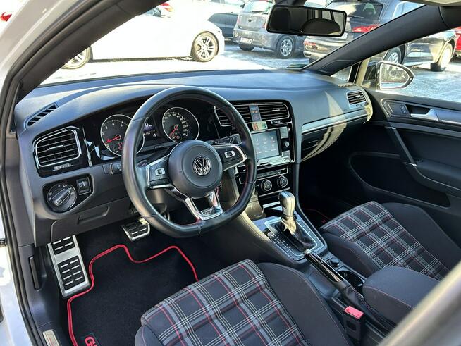 Volkswagen Golf PERFORMANCE, LED, Martwe Pole, Podgrzewane Siedzenia, CarPlay, Kamera