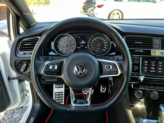 Volkswagen Golf PERFORMANCE, LED, Martwe Pole, Podgrzewane Siedzenia, CarPlay, Kamera