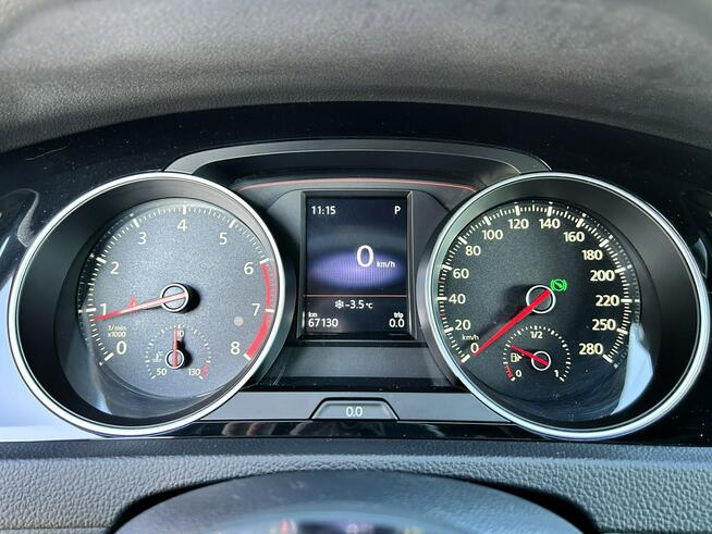 Volkswagen Golf PERFORMANCE, LED, Martwe Pole, Podgrzewane Siedzenia, CarPlay, Kamera