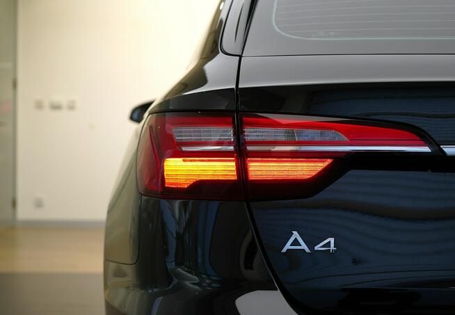 Audi A4 35TDI 163KM VirtualPlus Nav TempomatACC Kamera Ambiente Alu17