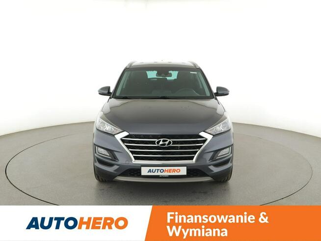 Hyundai Tucson automat navi klima auto grzane fotele kamera i czujnii parkowania