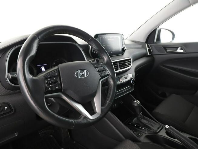 Hyundai Tucson automat navi klima auto grzane fotele kamera i czujnii parkowania