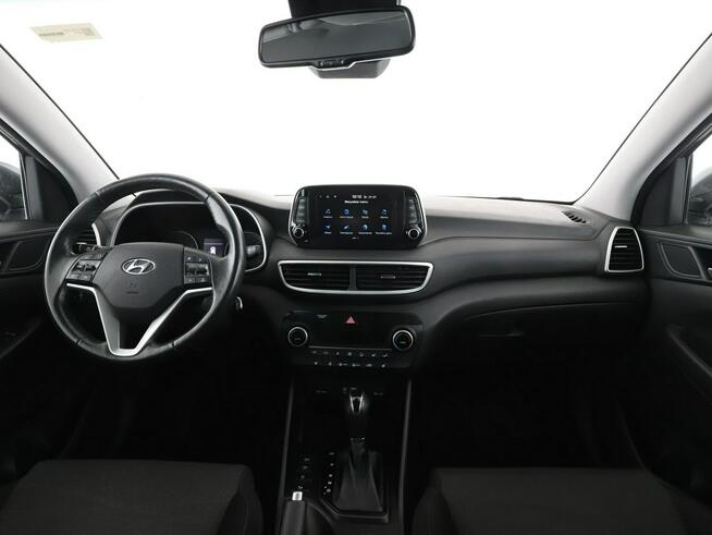 Hyundai Tucson automat navi klima auto grzane fotele kamera i czujnii parkowania