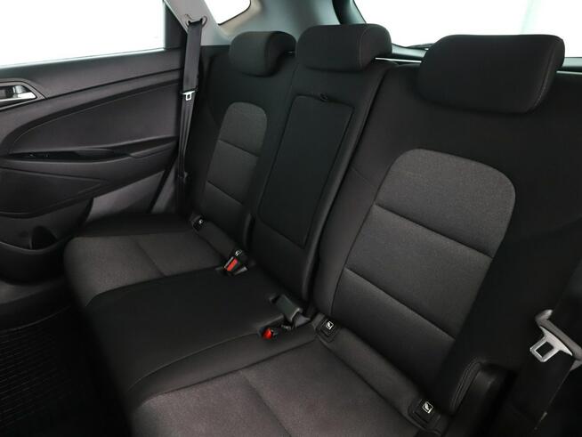 Hyundai Tucson automat navi klima auto grzane fotele kamera i czujnii parkowania