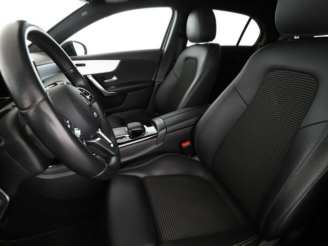 Mercedes A 180 180d Progressive Automat Nawigacja Tempomat Grzane Fotele MBUX FullLED