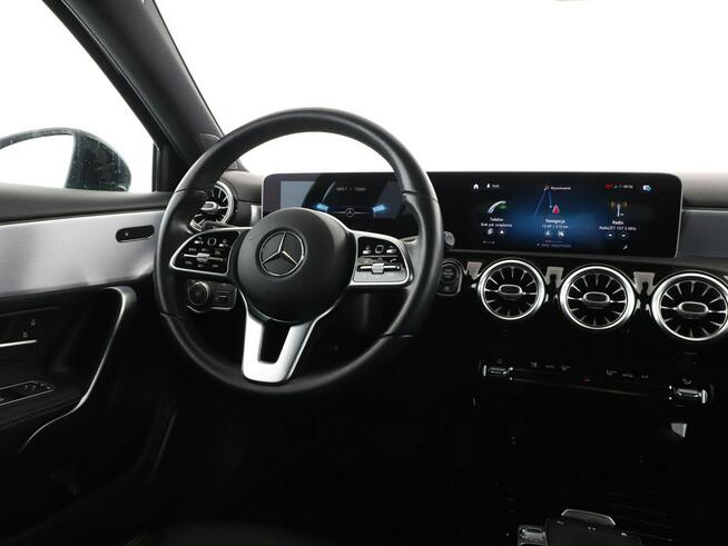 Mercedes A 180 180d Progressive Automat Nawigacja Tempomat Grzane Fotele MBUX FullLED