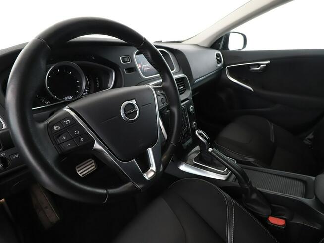 Volvo V40 Momentum automat navi PDC grzane fotele hak tempomat