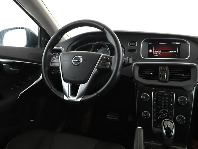 Volvo V40 Momentum automat navi PDC grzane fotele hak tempomat