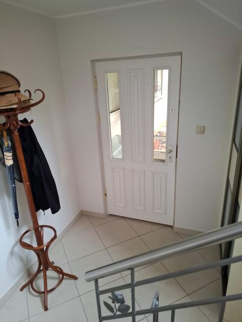 Dom dwurodzinny w Miodówku -jezioro las