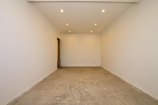 po remoncie - stan deweloperski, oddzielna kuchnia