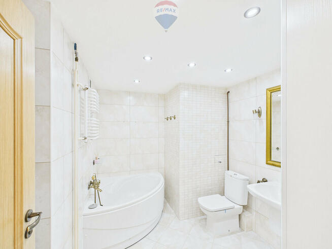 3 pokoje 49 m², do wejścia