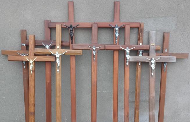 Krzyż drewniany nagrobny na cmentarz pomnik