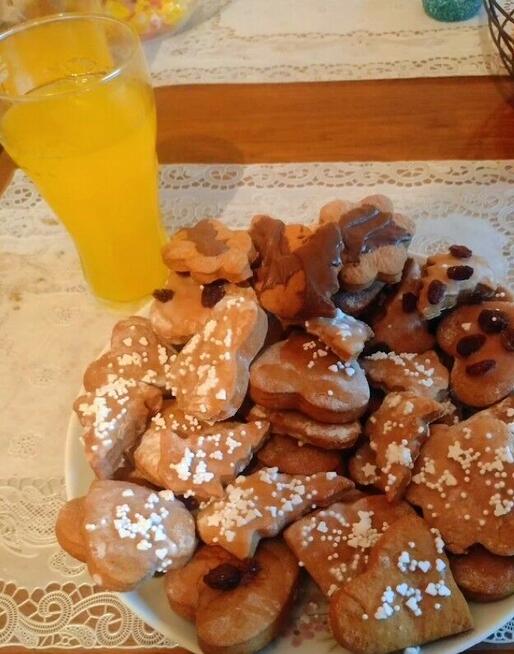 Domowe babcine faworki 85 zł / kg