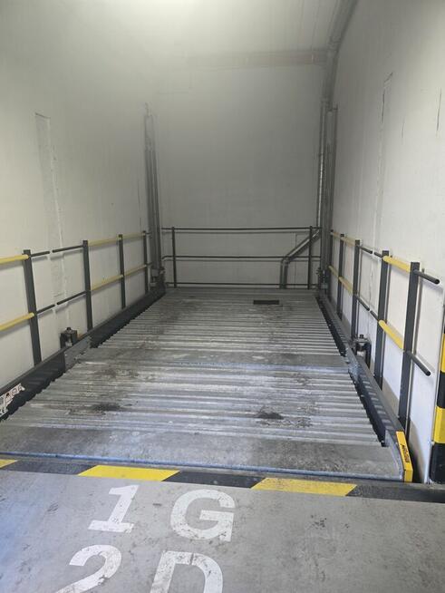 Sprzedam miejsce postojowe na platformie